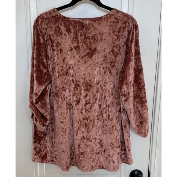 JM Collection Pink Crushed Velvet V-Neck 3/4 Length Sleeves Embroidery Top EUC - Picture 2 of 8